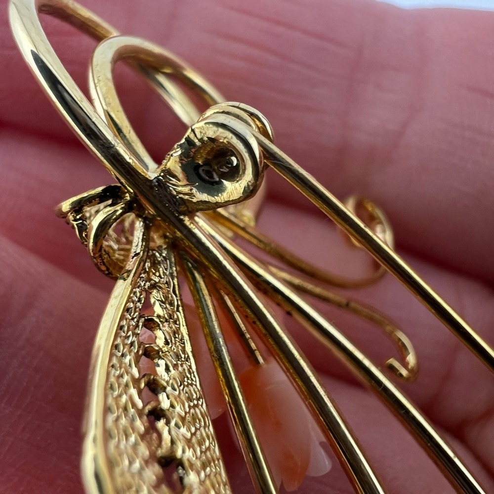 Vtg Carved Resin Rose Brooch 3 Flower Gold Tone Filigree Pin Midcentury 2" - Picture 6 of 8